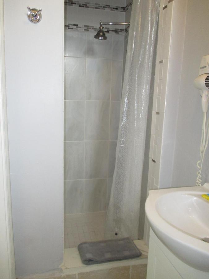 Gulf Gardens Cottage #3 St. Pete Beach Room photo